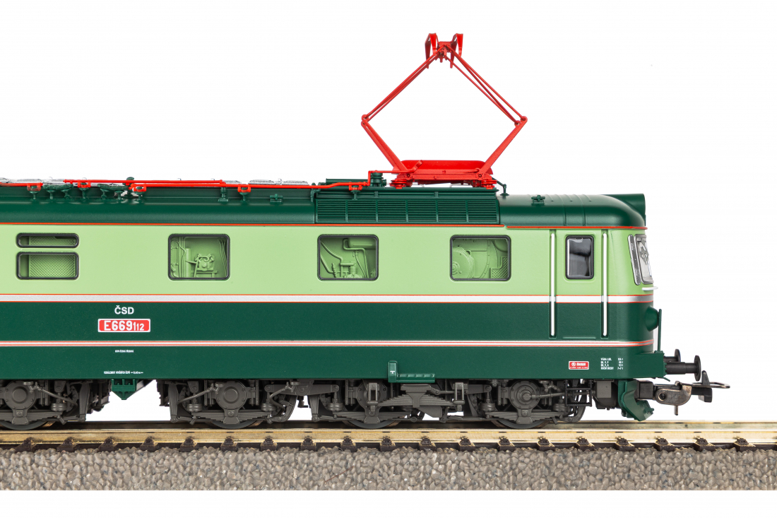 PIKO 21020 Электровоз  ЧС 2